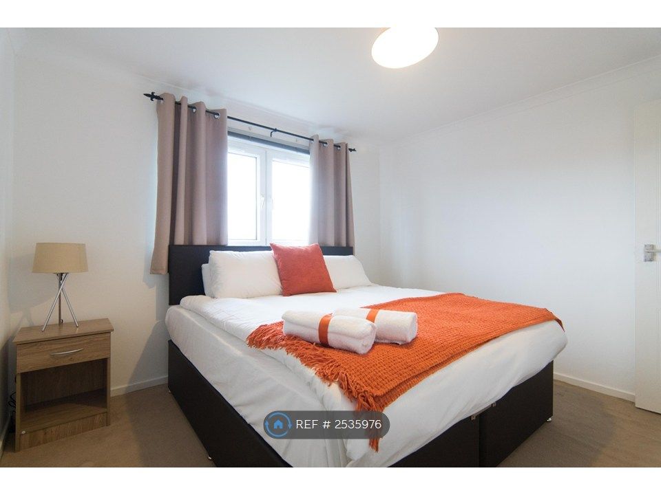 Property photo 1 of 9 Fully Furnished Bedroom