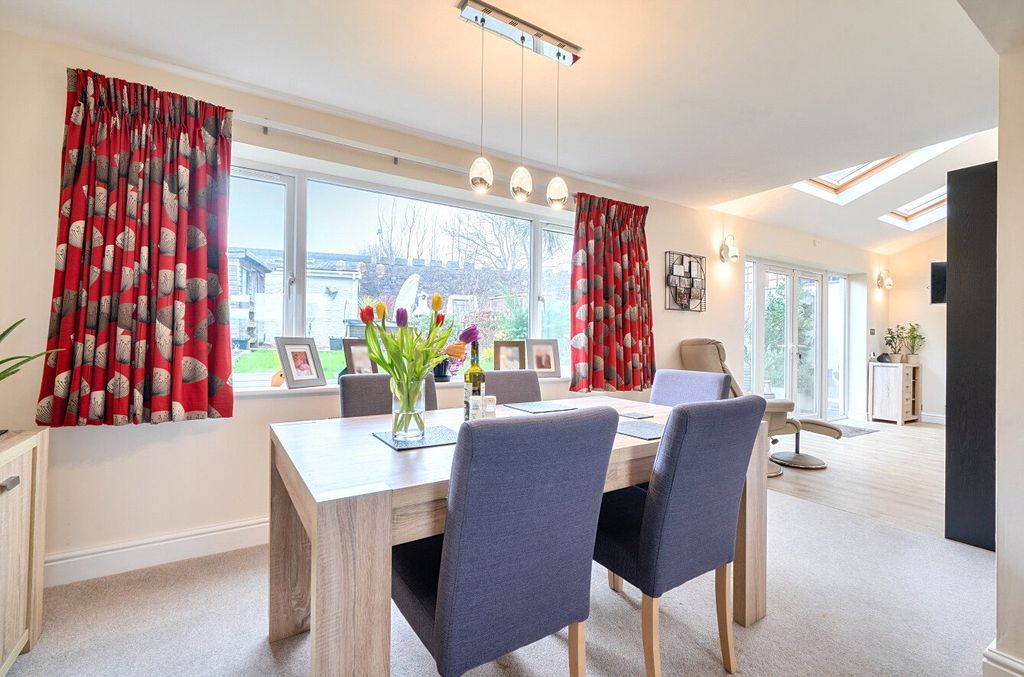 Property photo 3 of 24 Picture No. 11