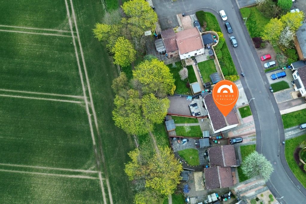 Property photo 2 of 35