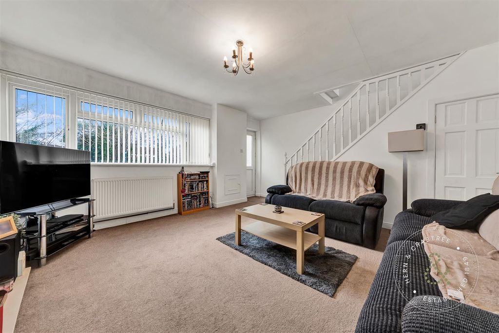 Property photo 2 of 30 Fairwood-Road-23.Jpg