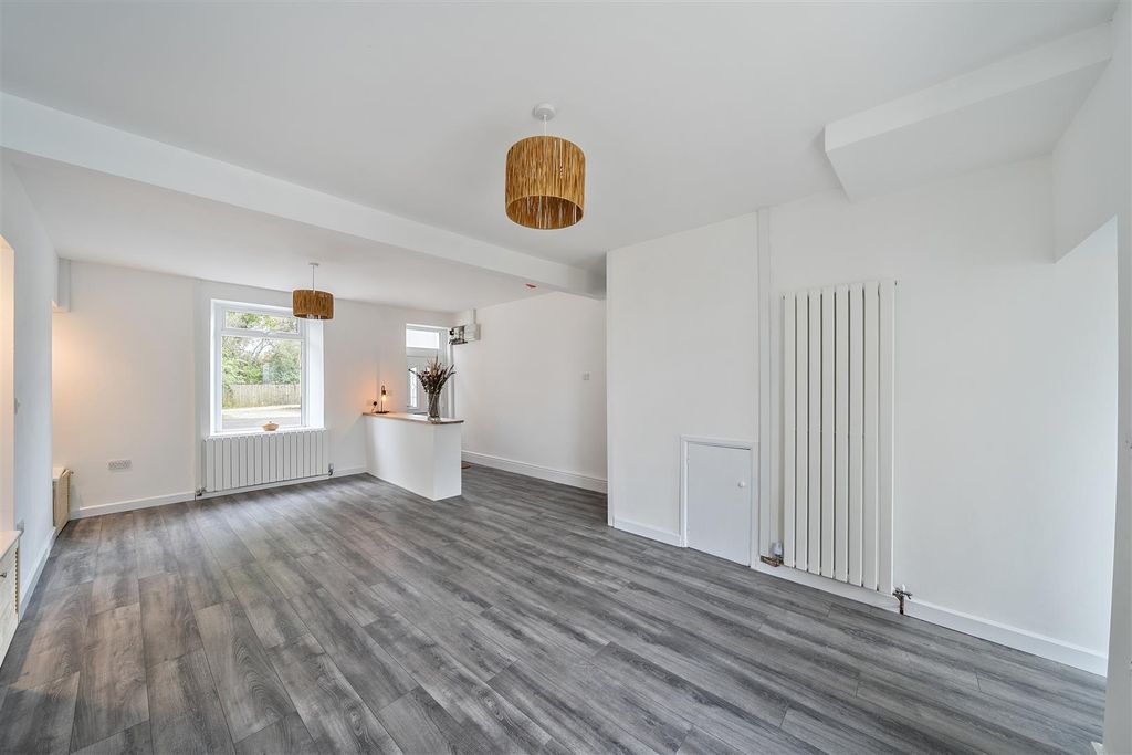 Property photo 3 of 20 1361295-13-68E3d8A754262.Jpg