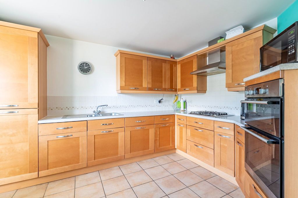 Property photo 3 of 15