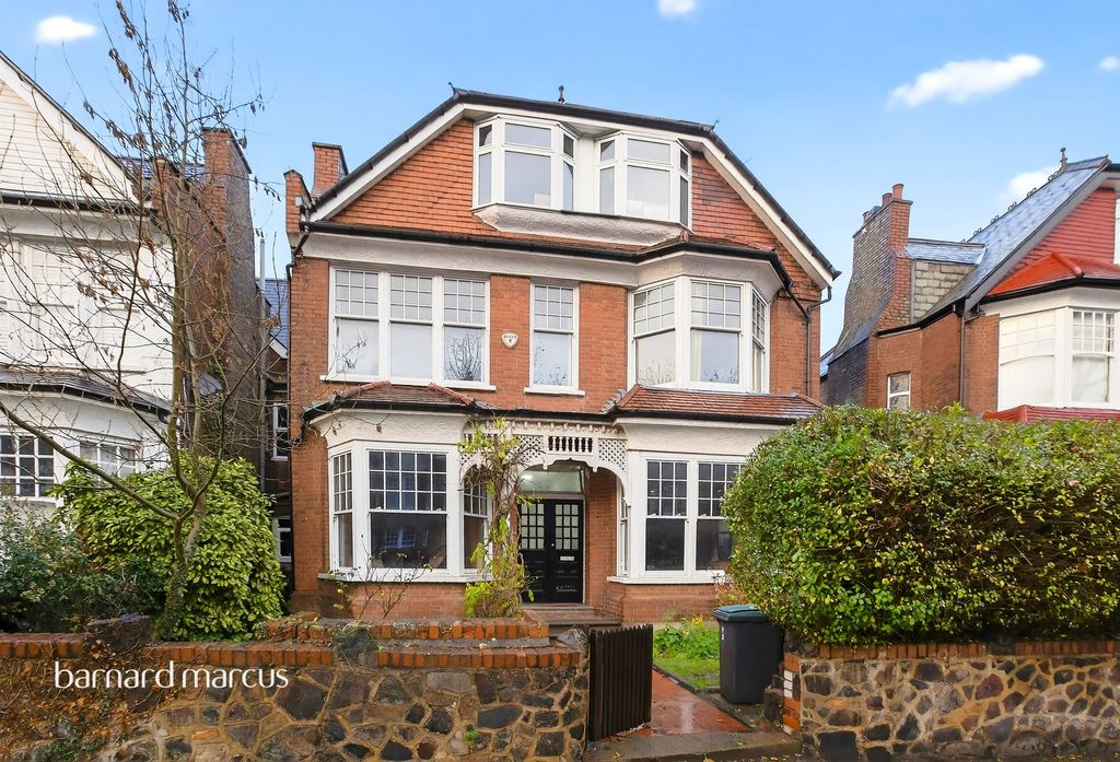 Property photo 1 of 12