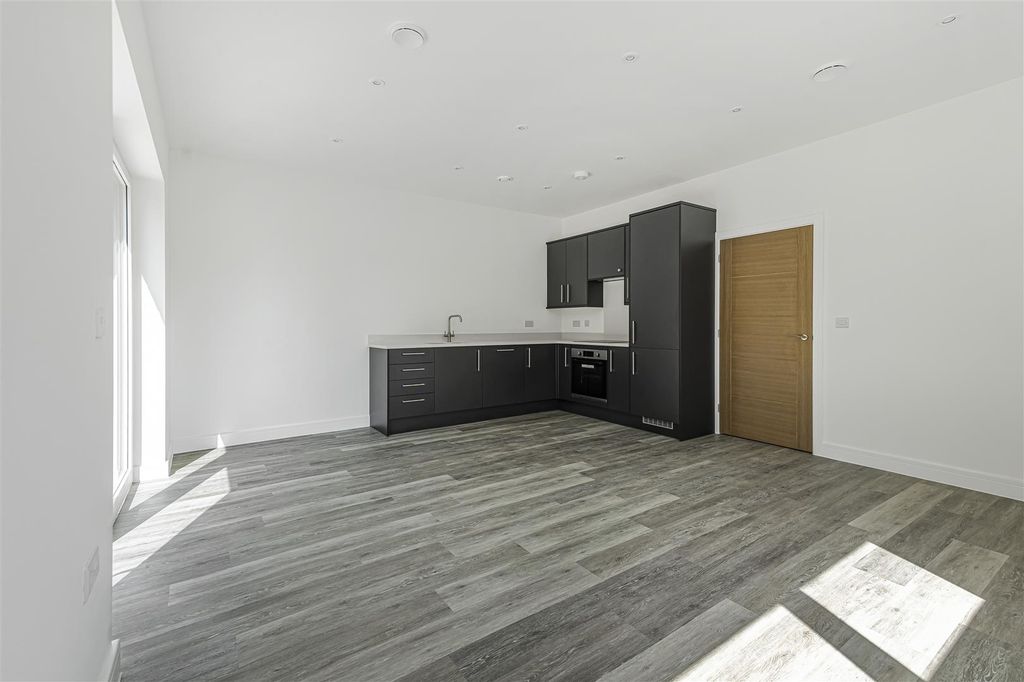 Property photo 2 of 11 7_60712.Jpg