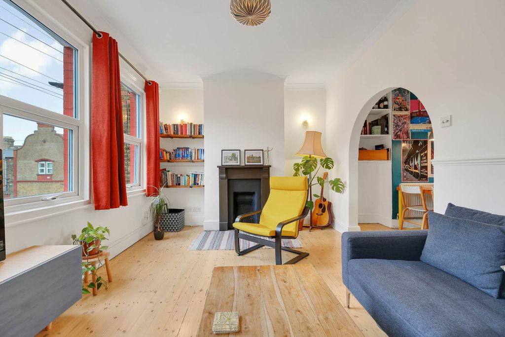 Property photo 2 of 17