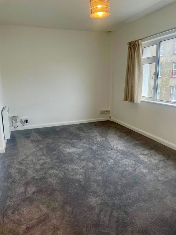 Property photo 3 of 4