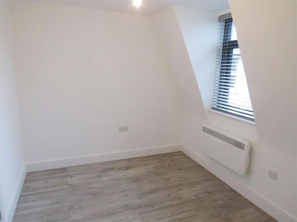 Property photo 2 of 5 Living Room