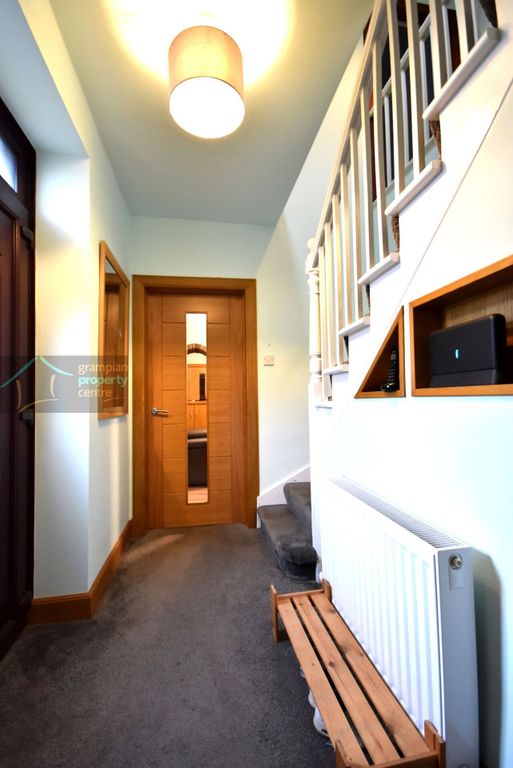 Property photo 2 of 17 Hallway