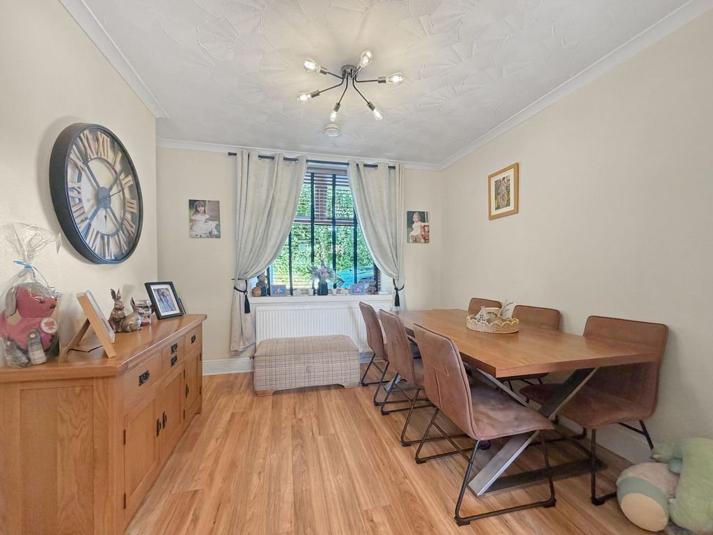 Property photo 3 of 28