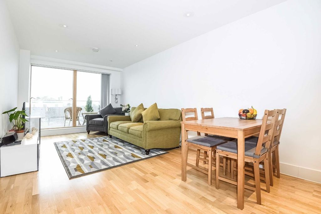 Property photo 1 of 6