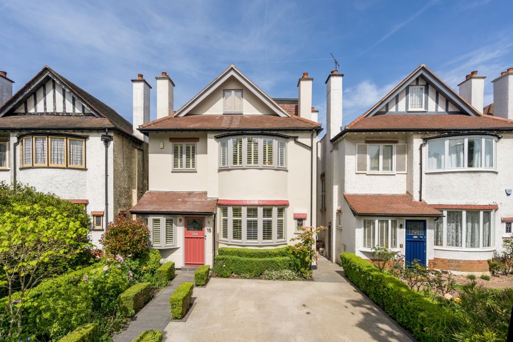 Property photo 1 of 23 15 Vallance Road ...