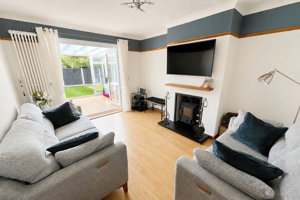 Property photo 2 of 15 5231545