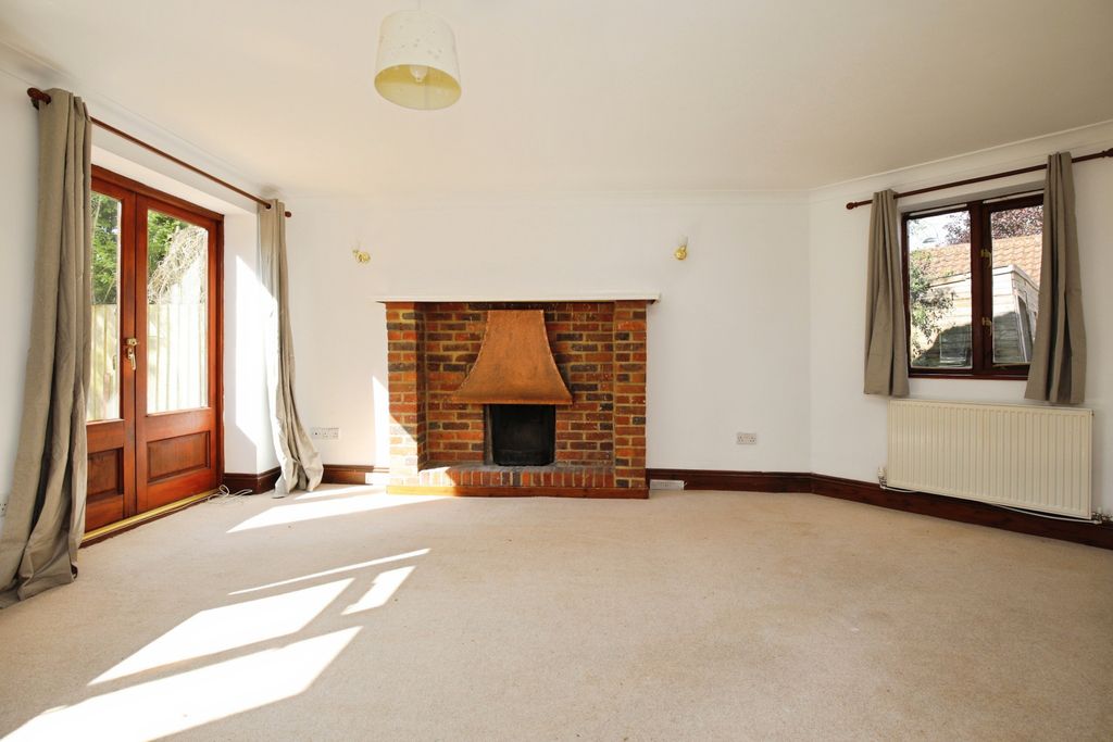 Property photo 3 of 20