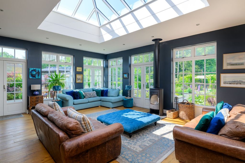 Property photo 3 of 32 Orangery