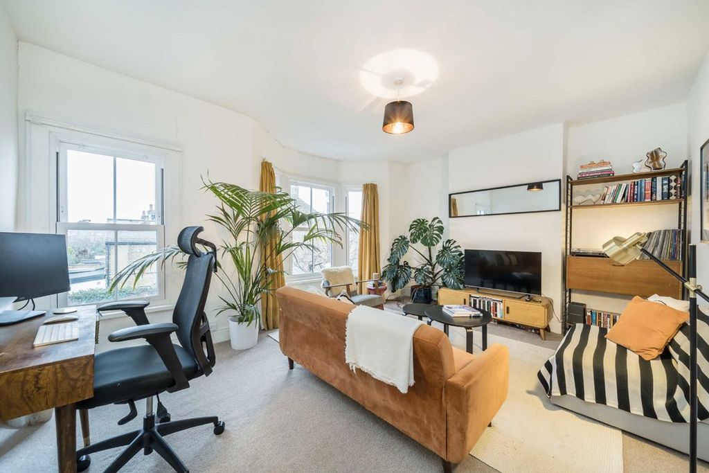 Property photo 3 of 6