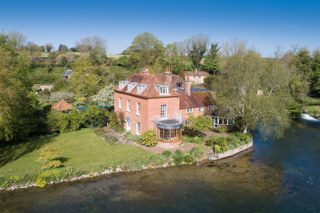 Property photo 3 of 25 River-Frontage