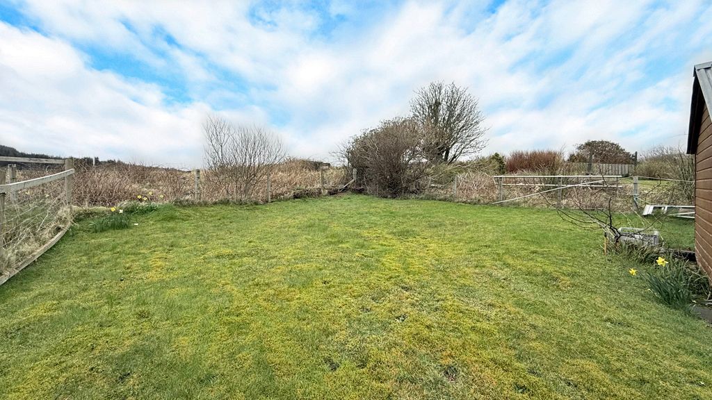 Property photo 2 of 28