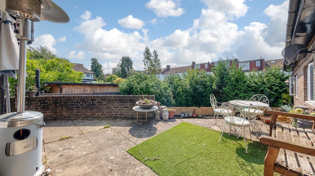 Property photo 3 of 37