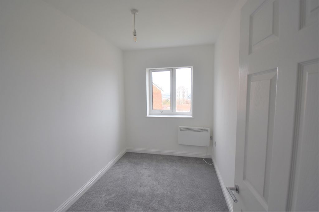 Property photo 2 of 8 Bedroom 2