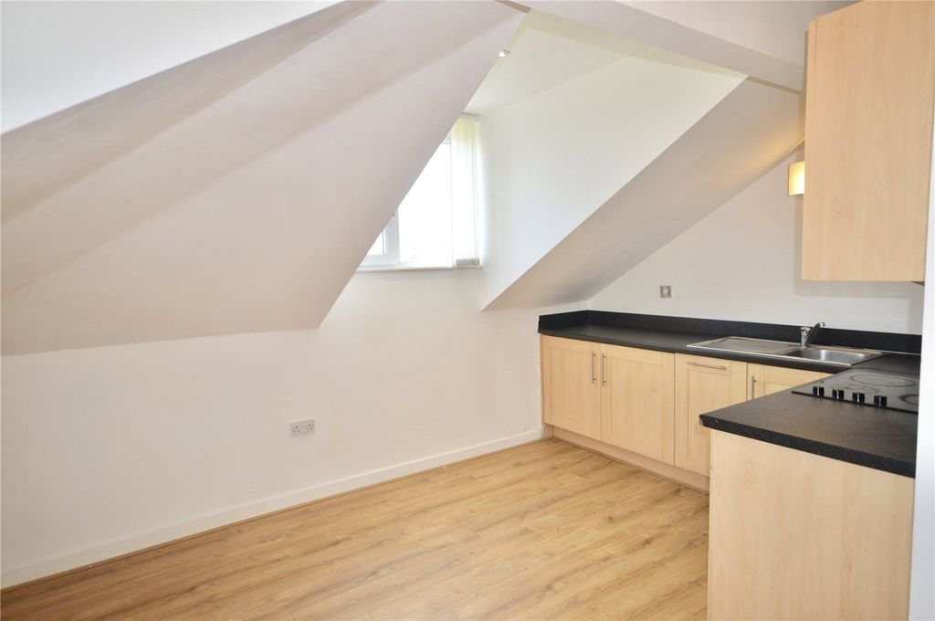 Property photo 3 of 12 Picture No. 04
