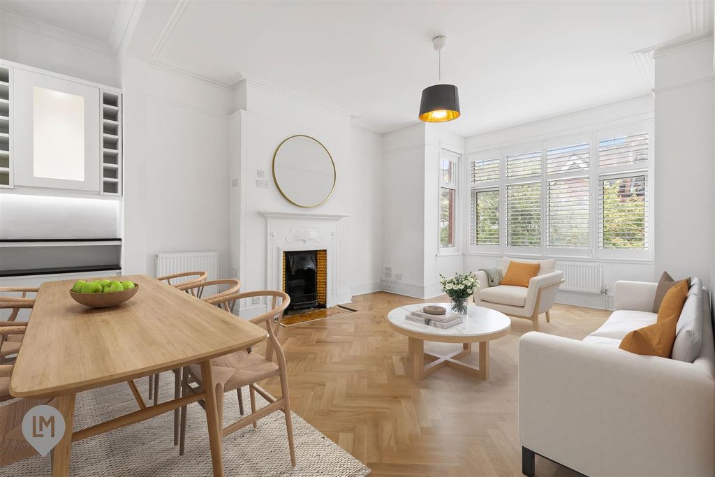 Property photo 1 of 8 Living/Dining/Kitchen