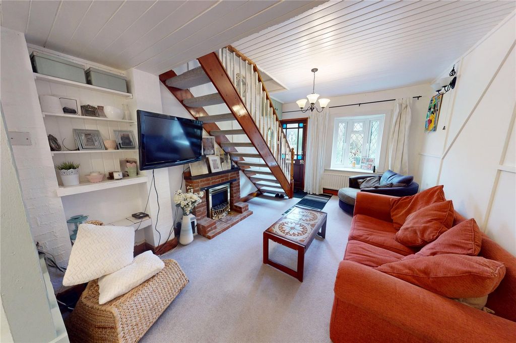 Property photo 3 of 17 Picture No. 02