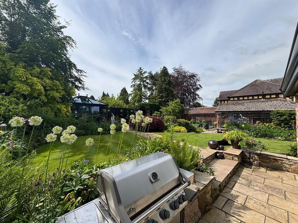 Property photo 2 of 36