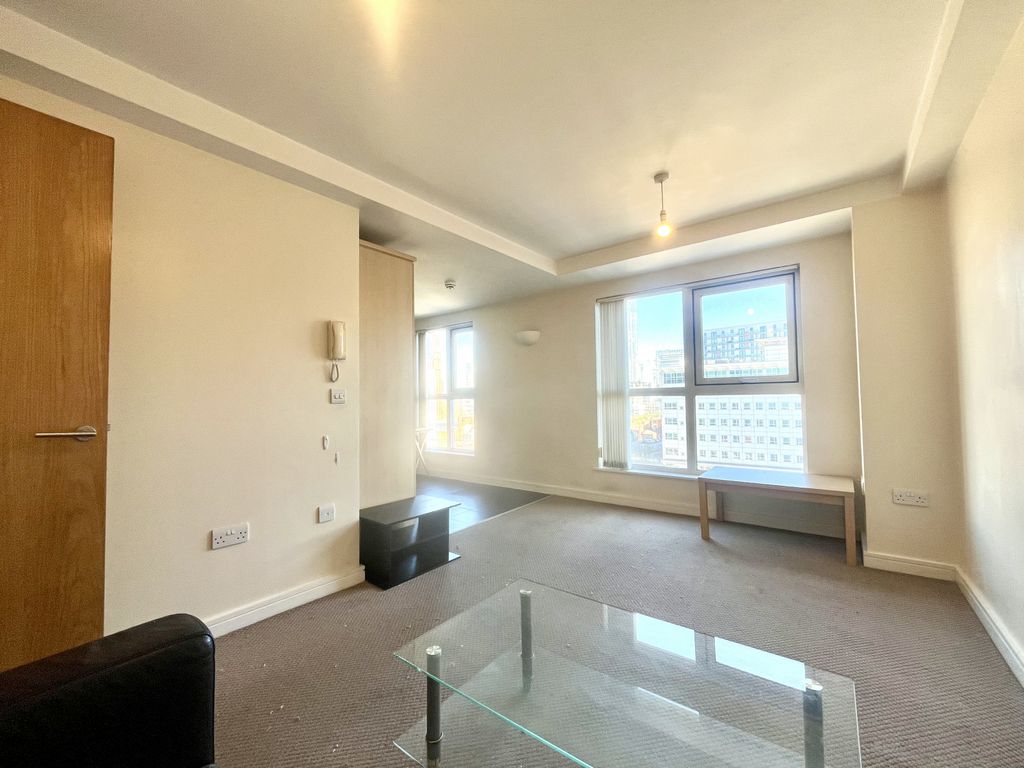 Property photo 3 of 10 Lounge