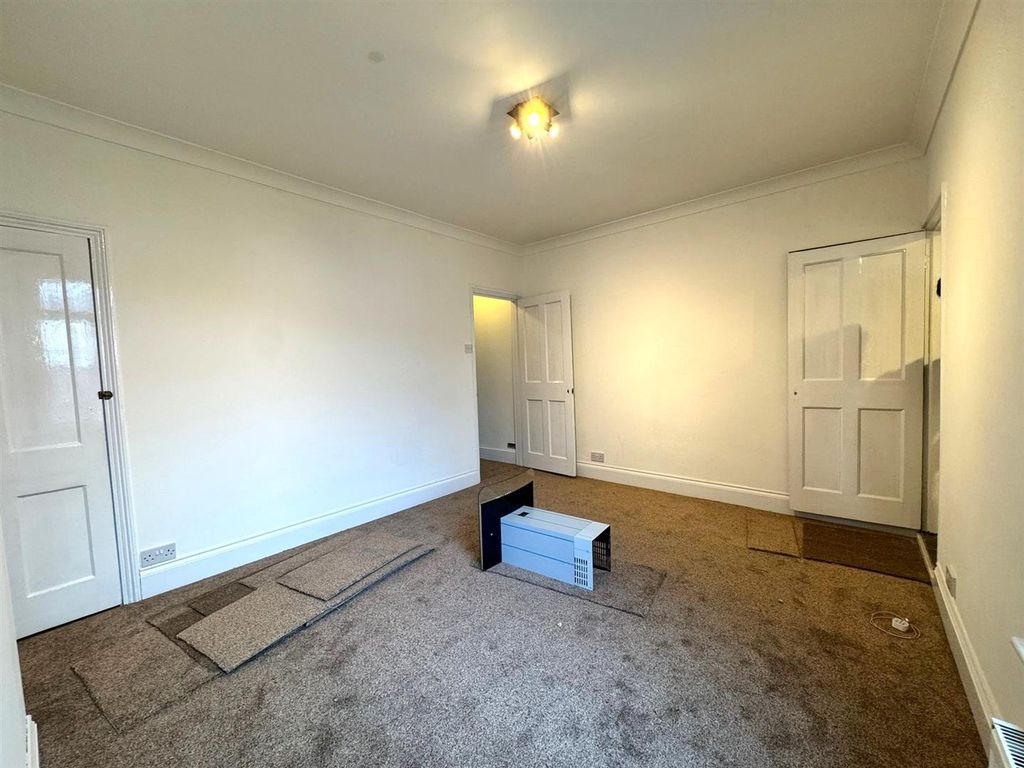 Property photo 3 of 6 Dining Room 1.Jpeg