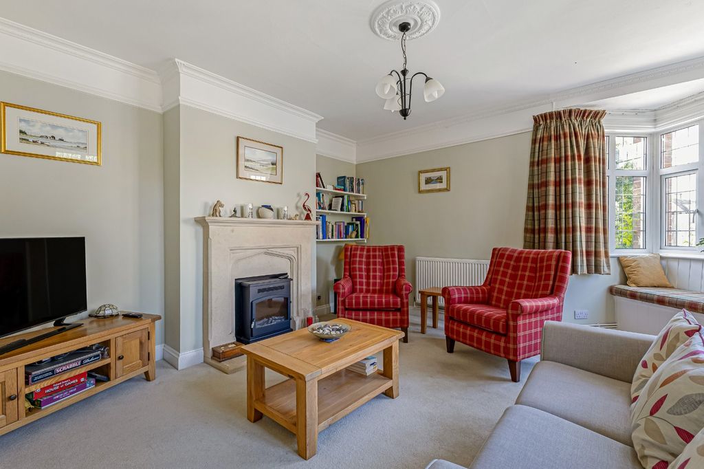 Property photo 2 of 19 Snug