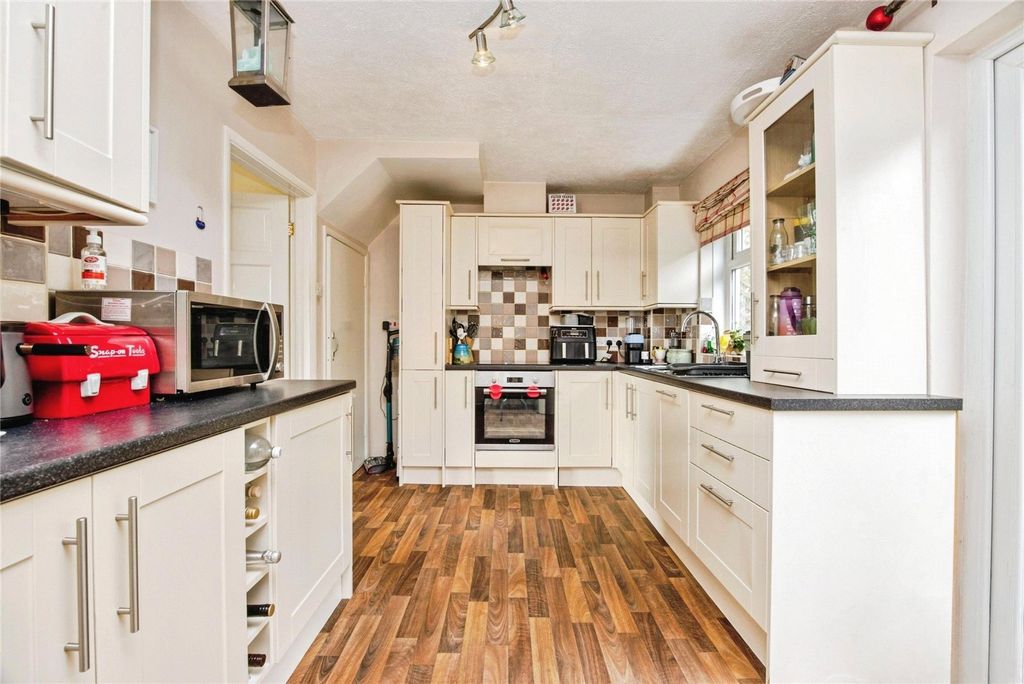 Property photo 2 of 12 Picture No. 35