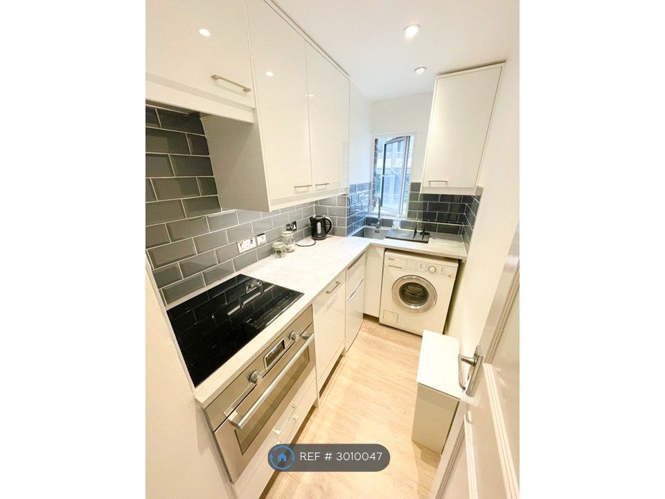 Property photo 3 of 5 Kitchen
