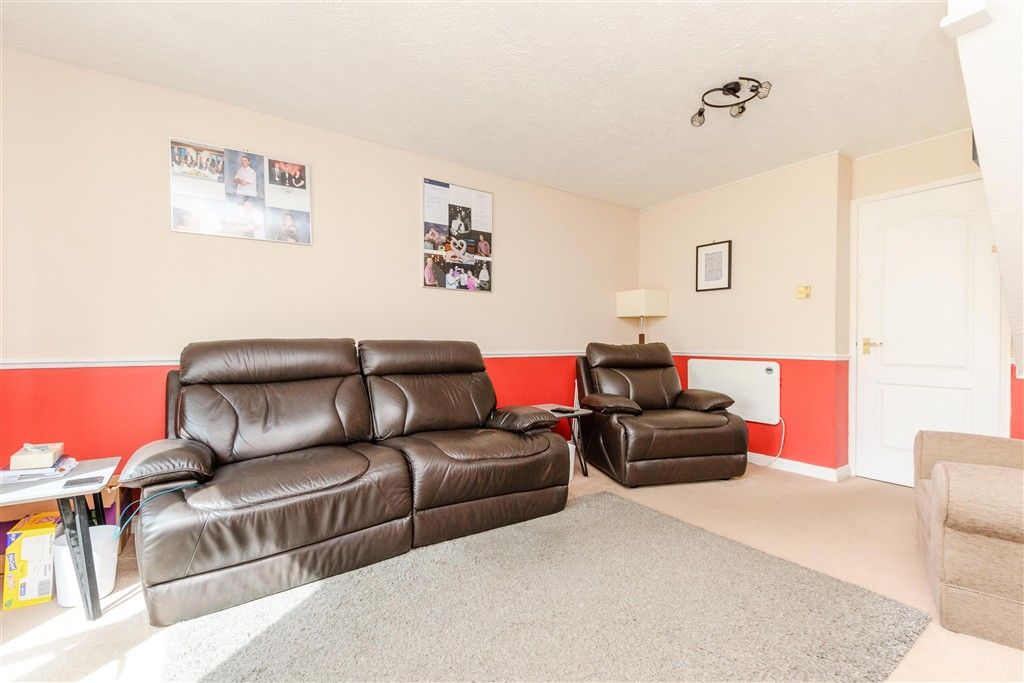 Property photo 3 of 10 Lounge