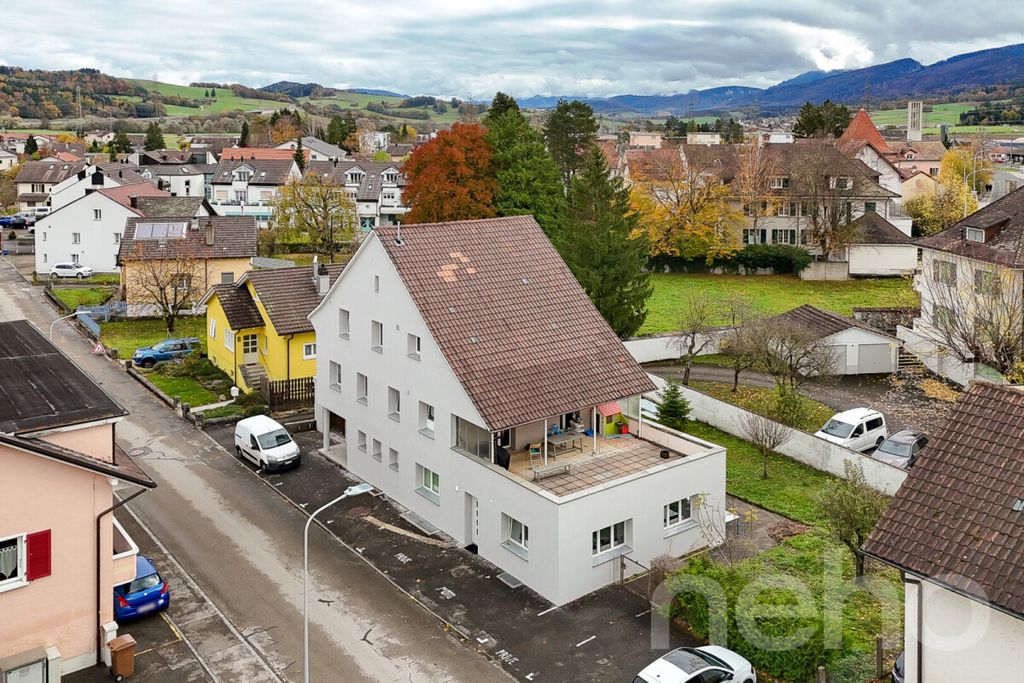 Property photo 1 of 12