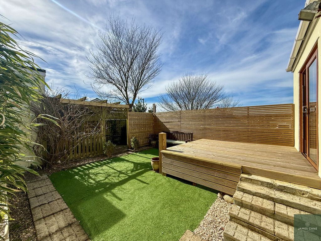 Property photo 2 of 22