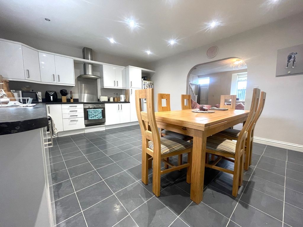 Property photo 3 of 21 Photograph 3