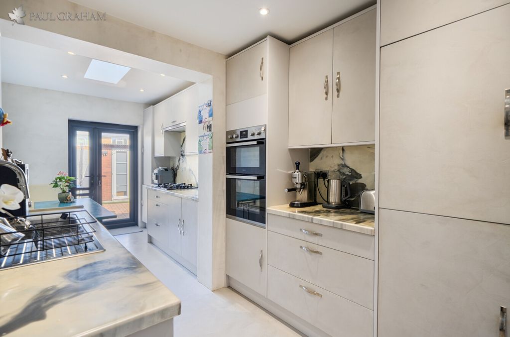 Property photo 2 of 16 5A14d63A-8c34-4831-97Bb-Dcff8Aaf3175