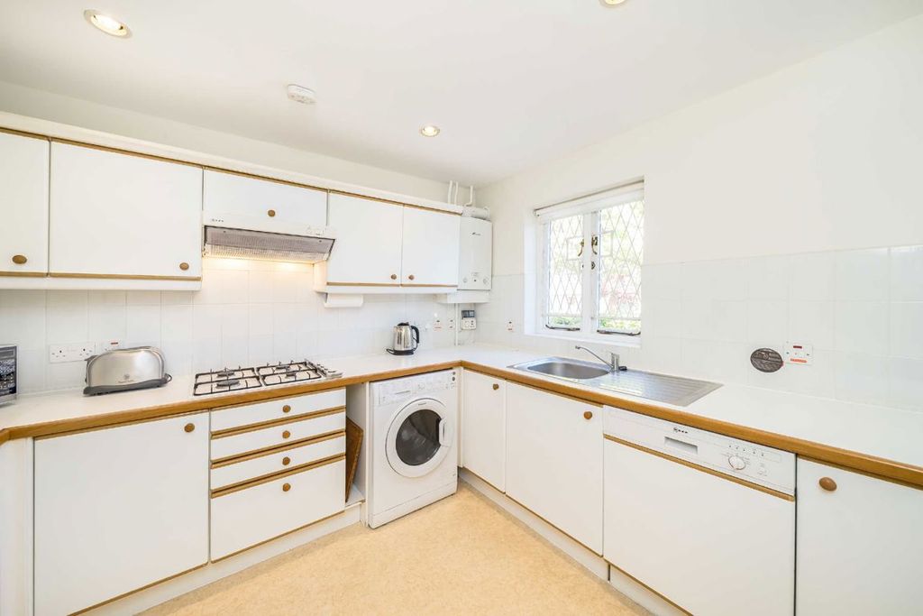 Property photo 3 of 8