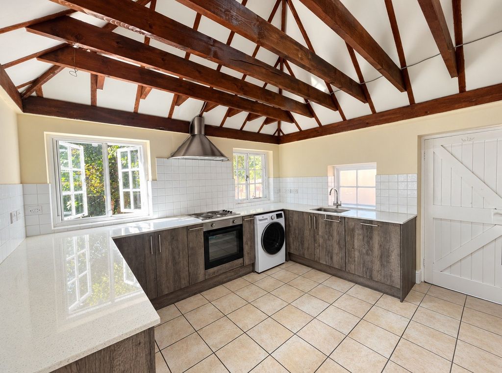 Property photo 2 of 9 Whatsapp Image 2026-09-23 At 13.30.58