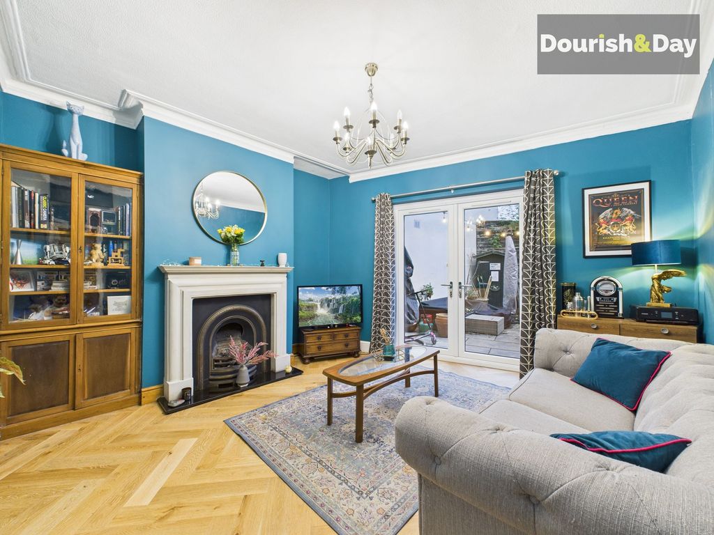 Property photo 3 of 23