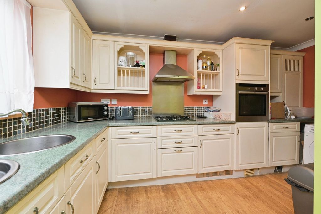 Property photo 2 of 15
