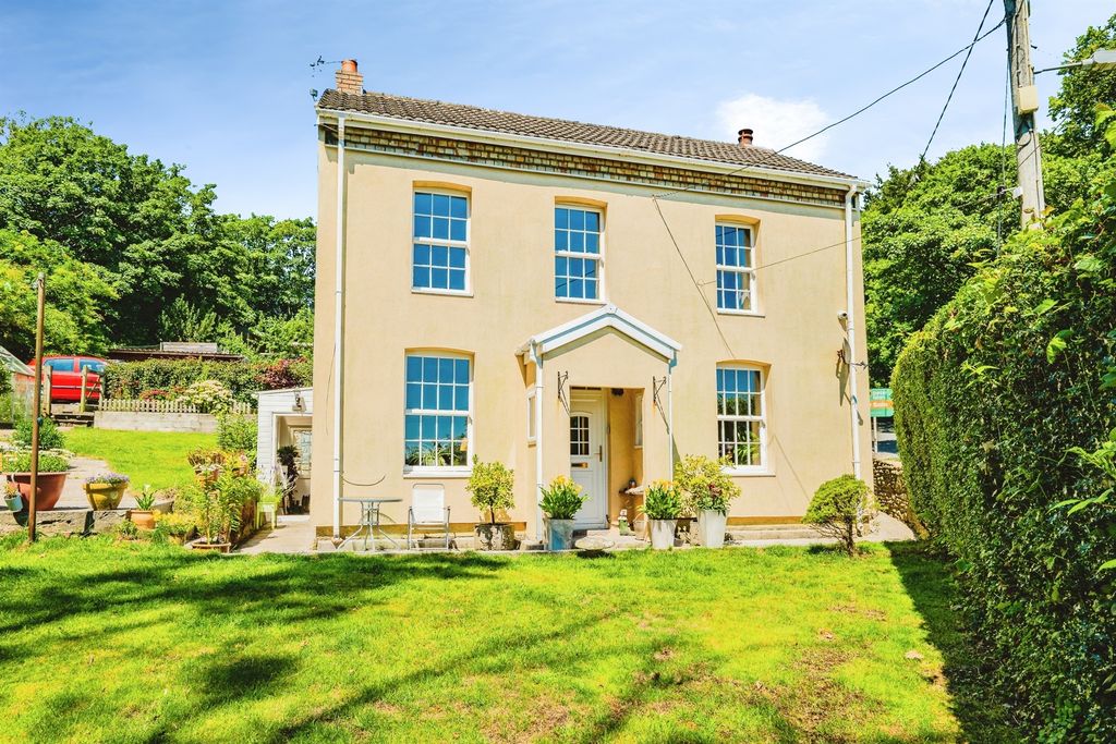 Property photo 1 of 34