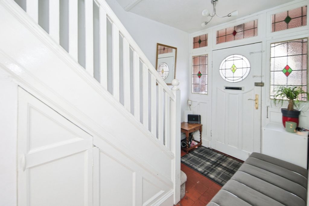 Property photo 2 of 17 Photo