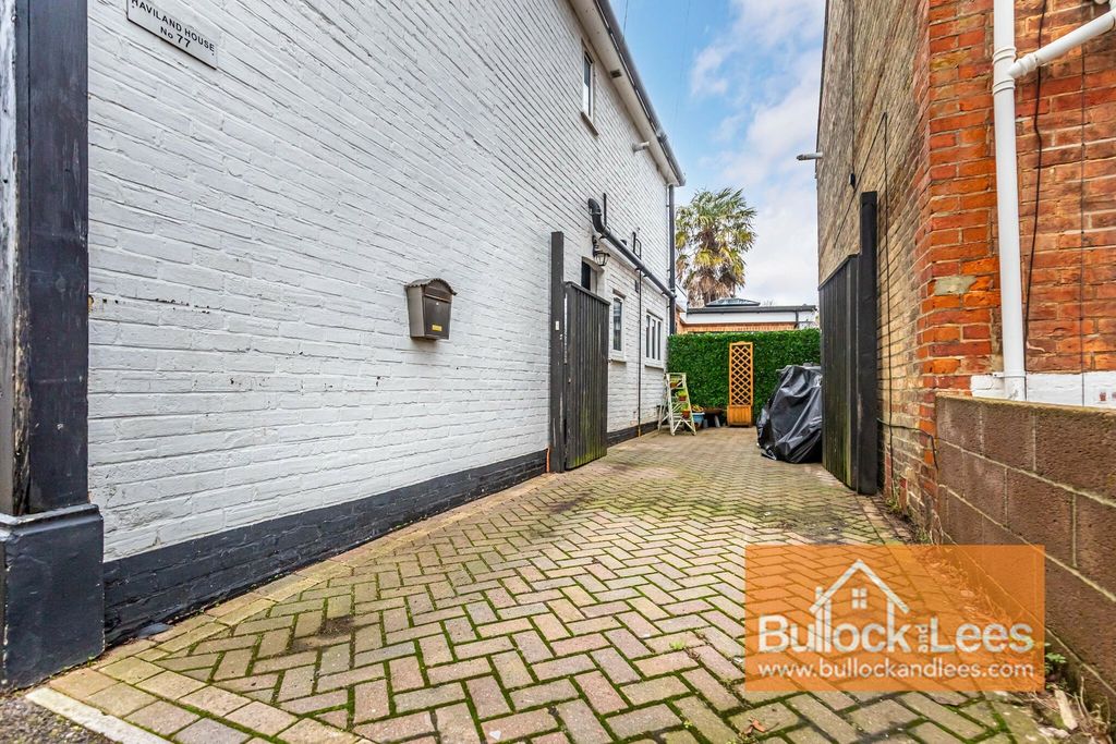 Property photo 2 of 18