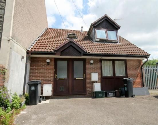 Property photo 1 of 8