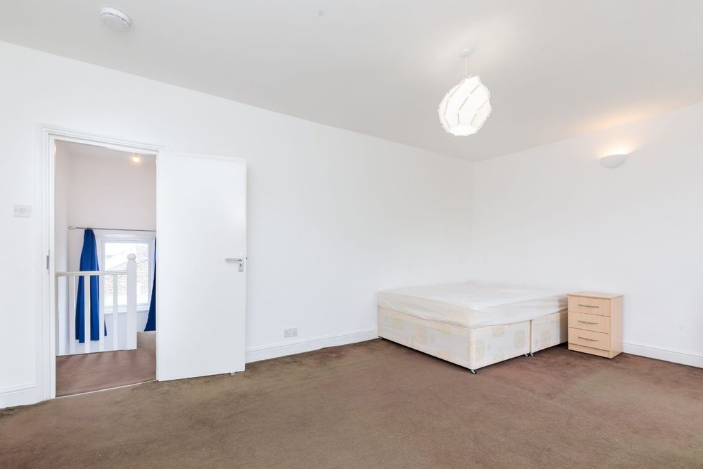 Property photo 3 of 15 Bedroom