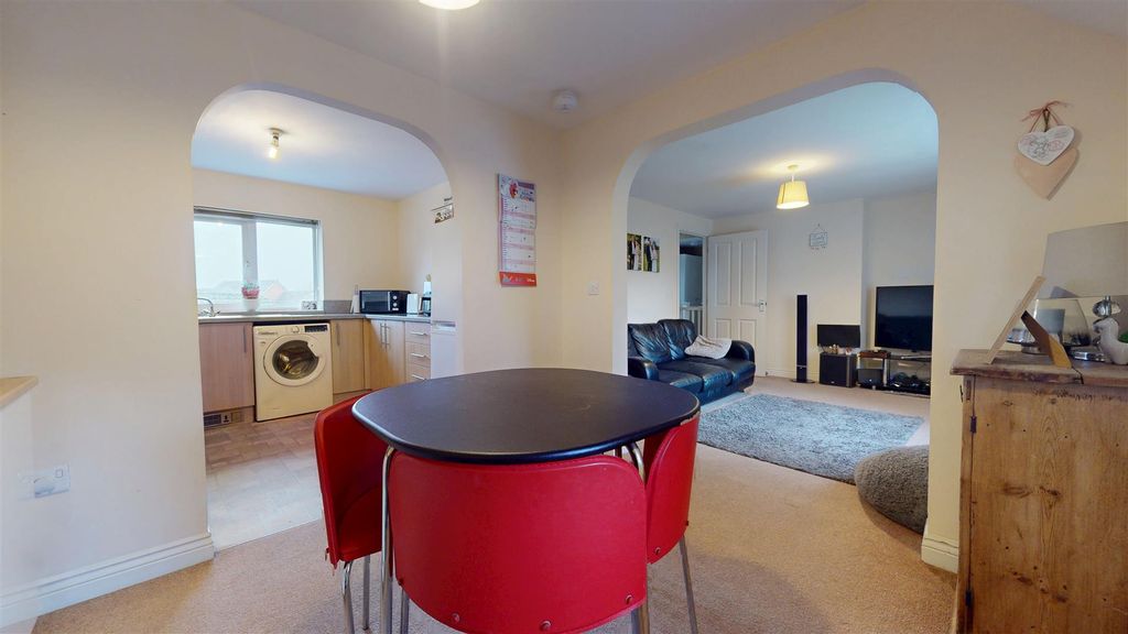 Property photo 3 of 11 12112025_130610.Jpg