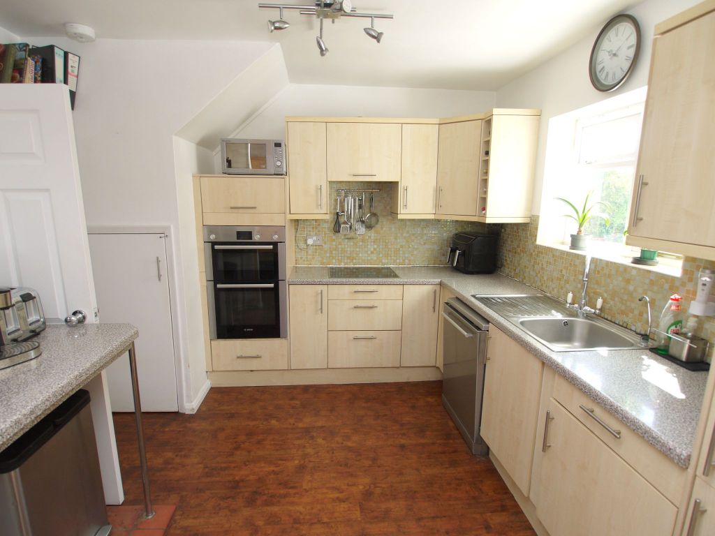 Property photo 3 of 14 Photograph 6