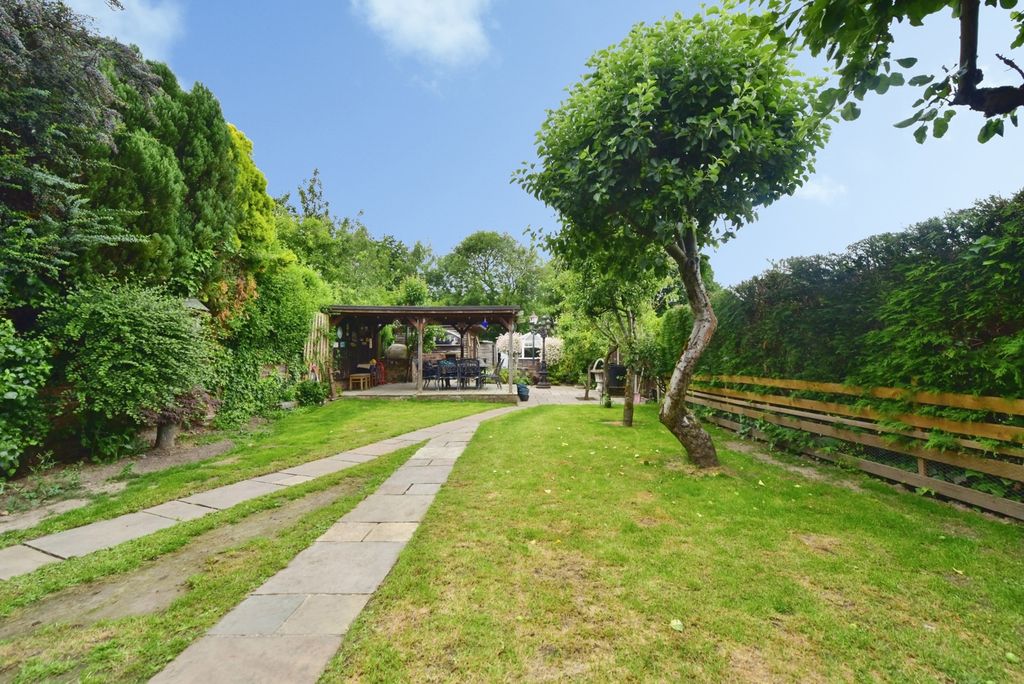 Property photo 1 of 40 Pbox-Img.Jpg