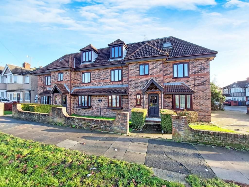Property photo 1 of 4 Chichester Court External.Jpeg